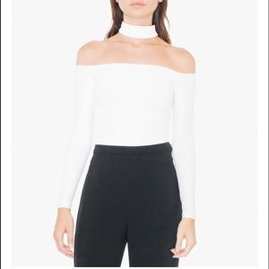 White choker too attached, croptop.