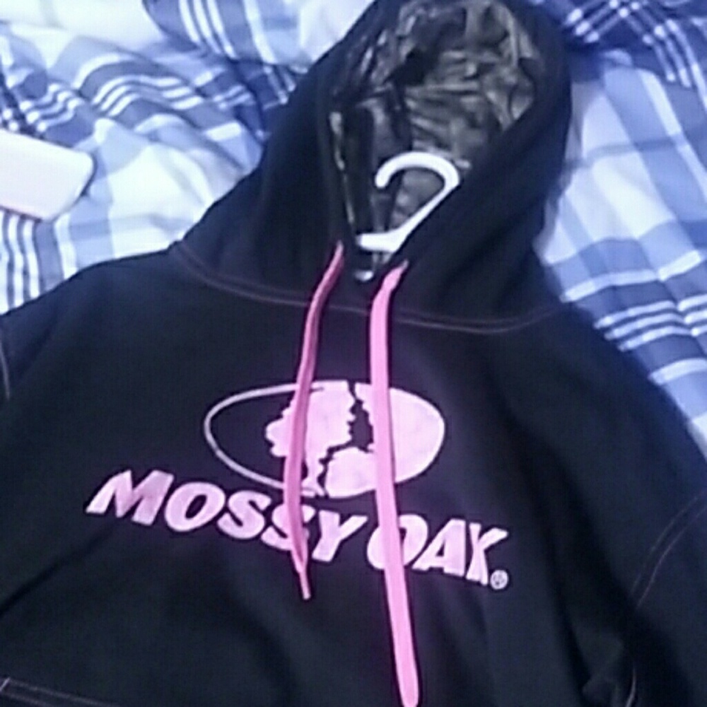 Mossy oak hoodie with camo silk inside lining Hood