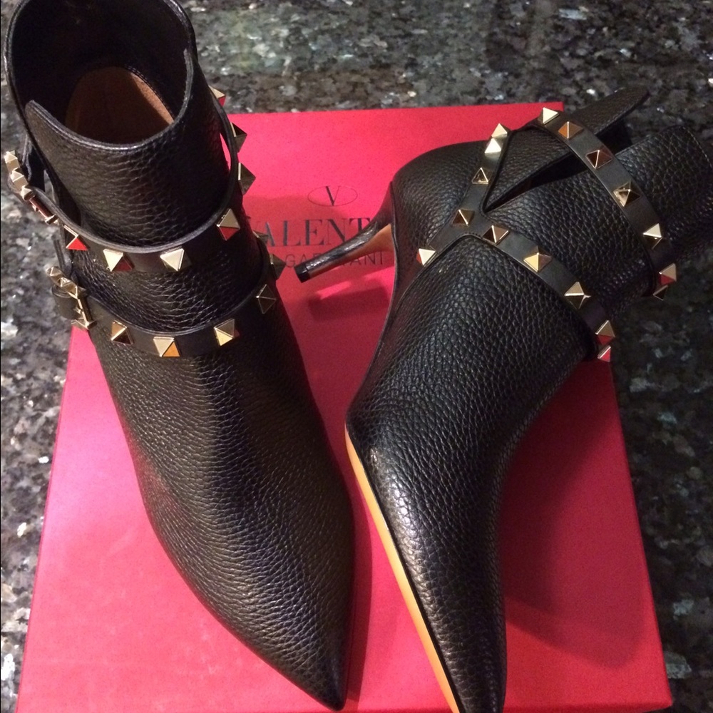 Authentic Valentino Rockstuds Booties!