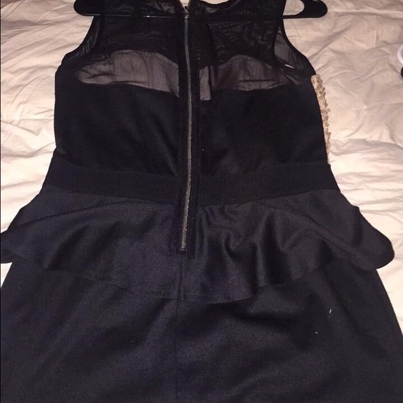 Black and gold sequence peplum dress - Picture 2 of 2