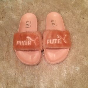 PUMA by Rihanna Leadcat Fenty Fur Slide Sandal 6.5