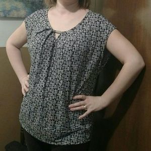 Hashtag like design Top in Classy Black and White!