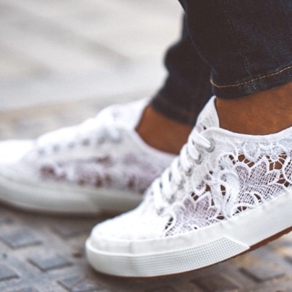 SOLDⓂ️❤️ Cute White Lace Sneakers - Picture 1 of 3