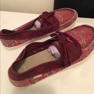 Sanuk women's size 7 casual slip-ons