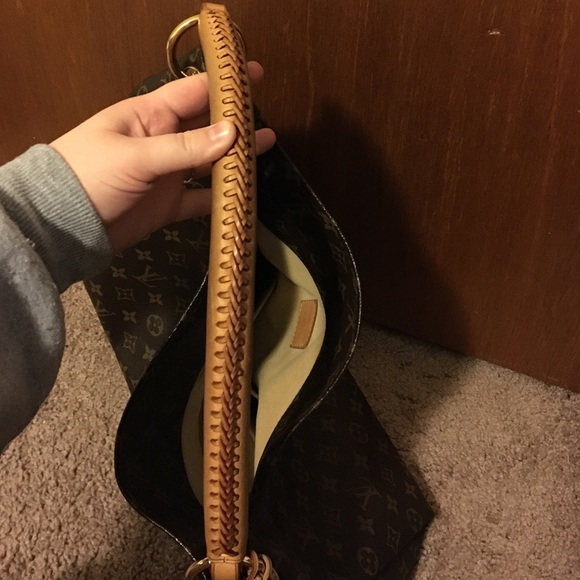 SOLD!! Louis Vuitton Artsy MM! - Picture 3 of 4