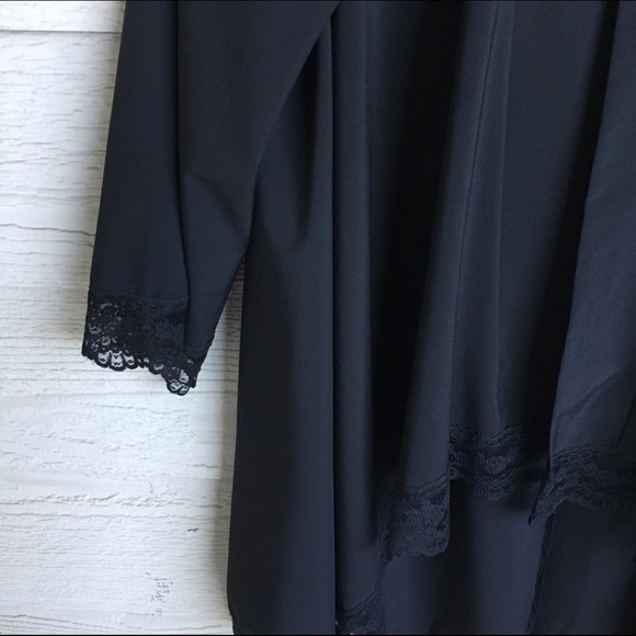 Black Lace Kimono - Picture 2 of 3