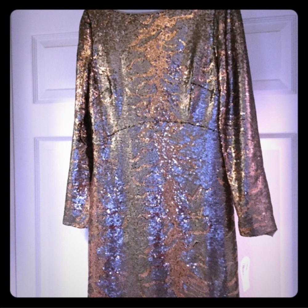 Gold sequin Jessica Simpson dress 🌸