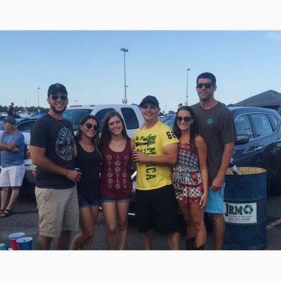 Meet your Posher, Amanda - Picture 4 of 6