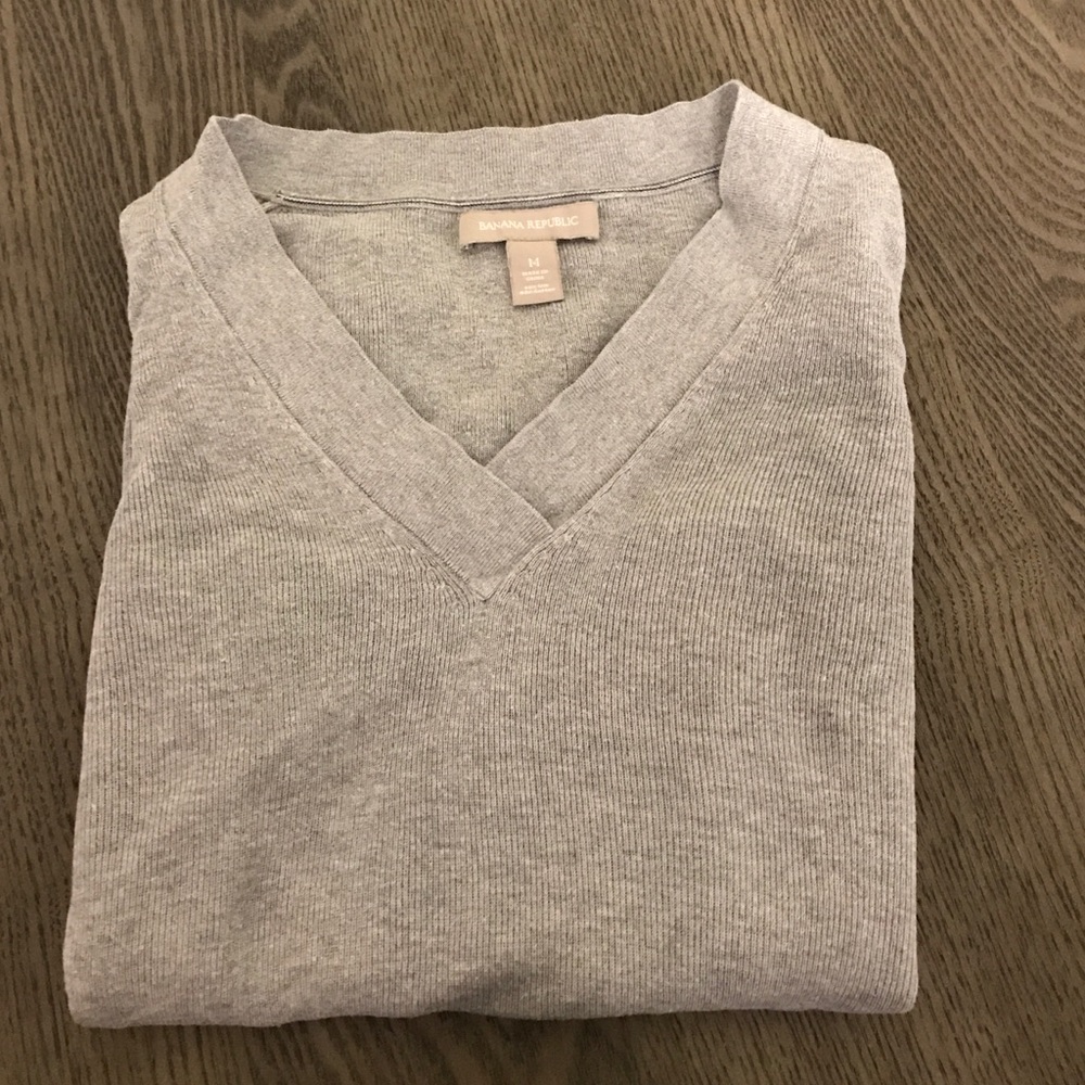 Banana Republic Women's Medium Gray Sweater