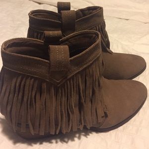 Restricted 7.5 Fringe Sueded Booties