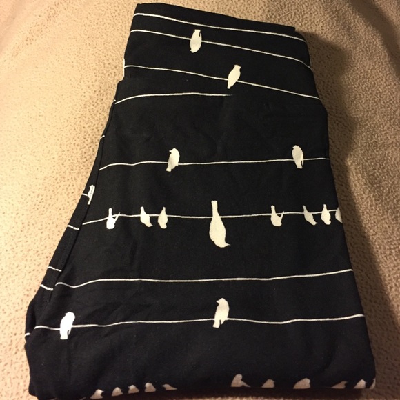 LuLaRoe Pants - BNWT LULAROE BIRDS ON THE WIRE OS LEGGINGS