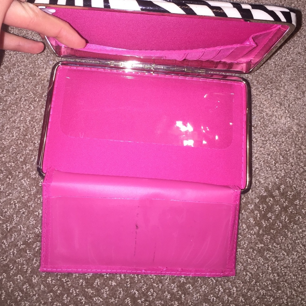 Wallet - Picture 3 of 4