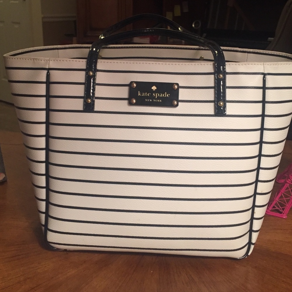 Kate Spade Tote. White & Navy. Leather Handles.