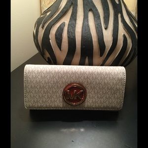Michael Kors Fulton Wallet