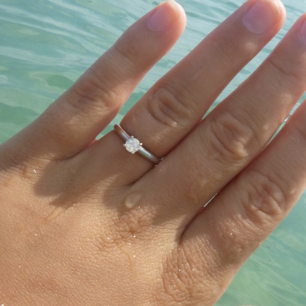 1/4 carat solitaire diamond ring