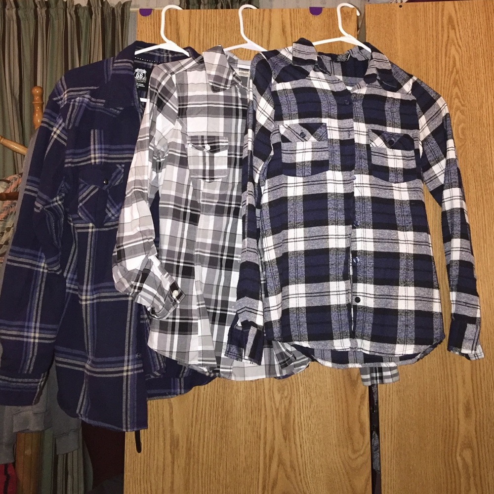 Plaid/ button down shirts bundle