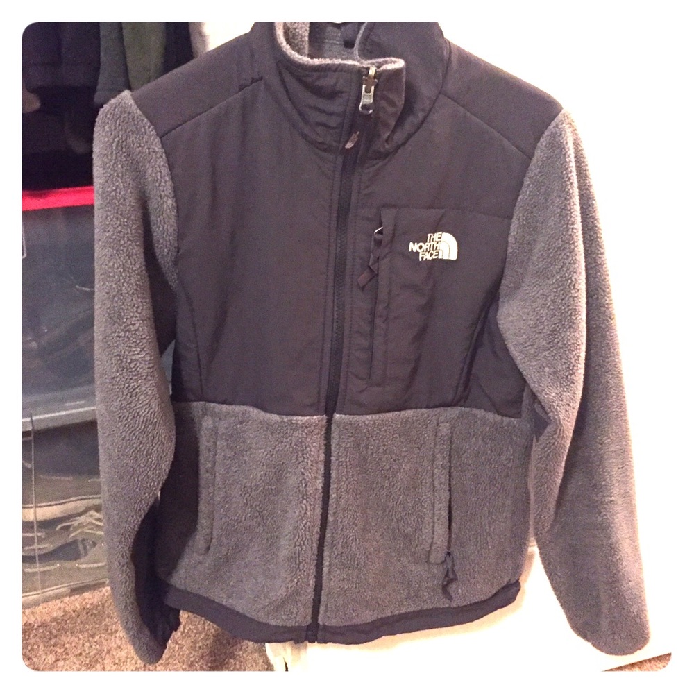 Women's North Face Fleece Jacket - Size XS.