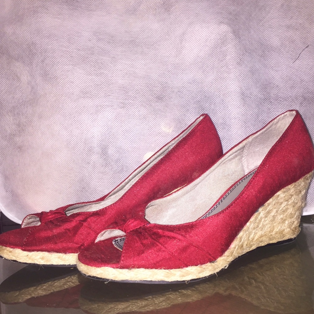 Cute Red Peep-Toe Wedges