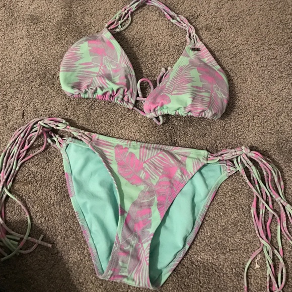 Roxy bikini - Picture 1 of 4