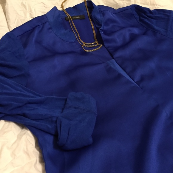 Blue Tahari blouse sz M - Picture 2 of 4
