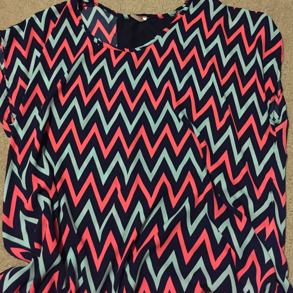 Chevron Flowing t-shirt.