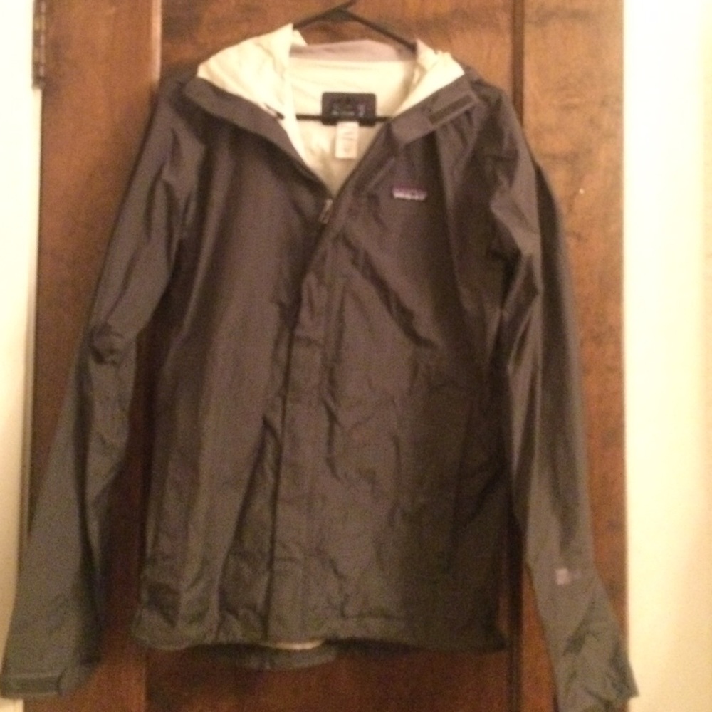 Patagonia rain jacket (men's medium)