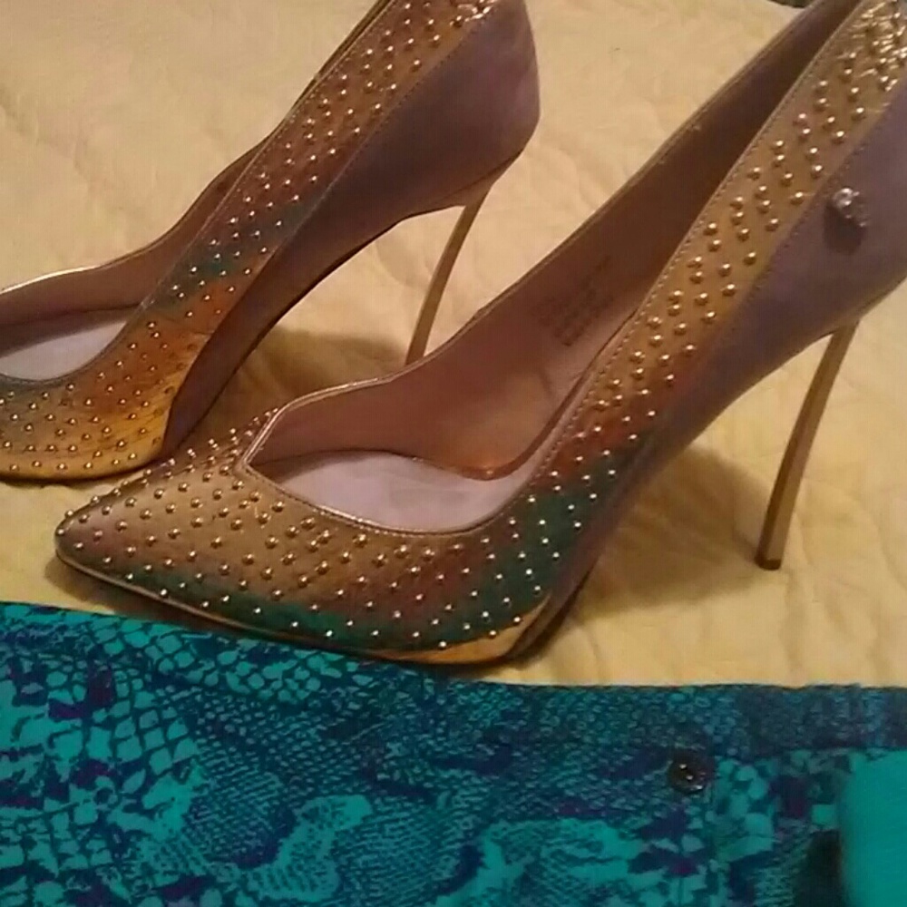 Tan and Gold Heels 🔥🔥🔥