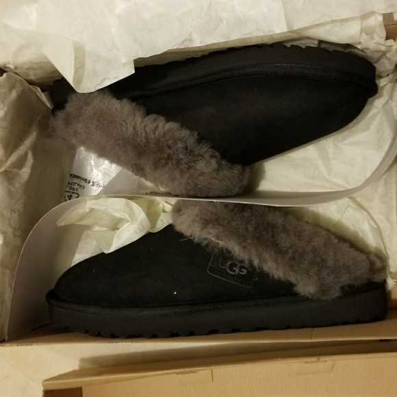 UGG Cluggette Black Sheepskin Slippers Size 7 - Picture 3 of 7