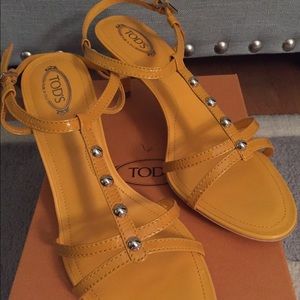 Tods yellow sandal!
