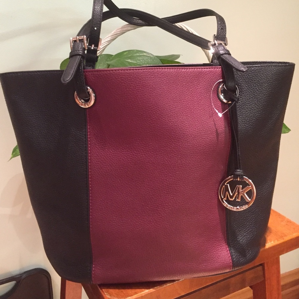 💥FRIDAY FLASH SALE💥MICHAEL KORS BAG