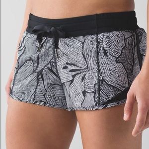 Lululemon Hotty Hot Shorts - Dottie Tribe