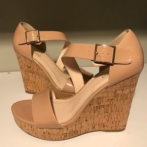 NEW Nine West nude wedges
