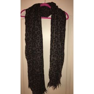Aritzia Wilfred Leopard Rectangle Scarf