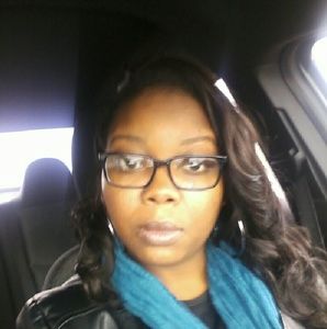 Meet your Posher, Monique