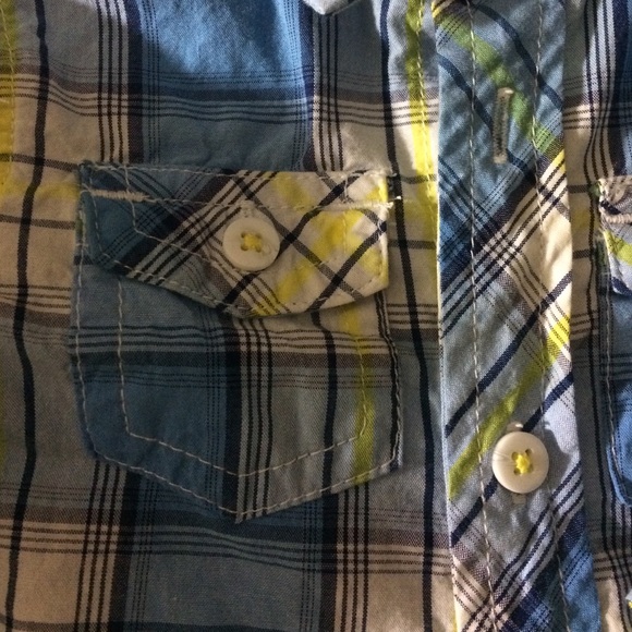 3-6 month boy button down shirt - Picture 3 of 3