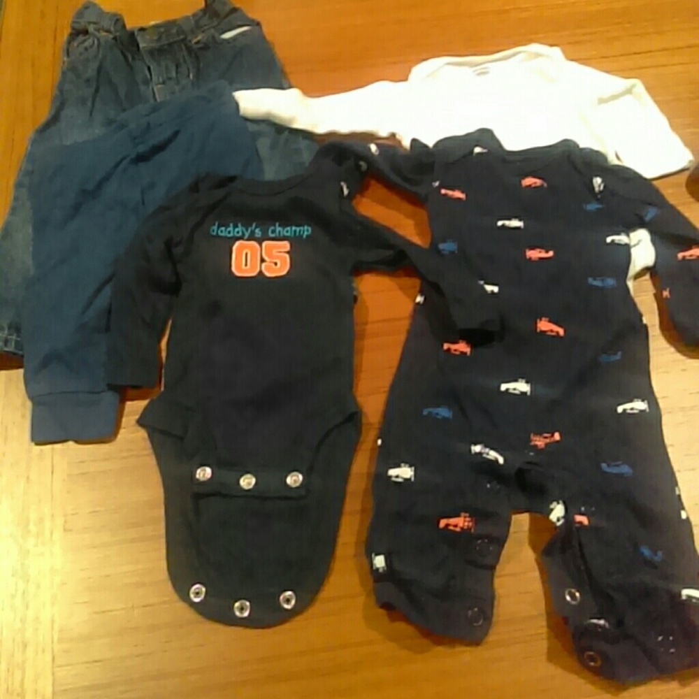 Lot of 5 Boys Clothes Sizes NB, 0-3, 3-6 mos
