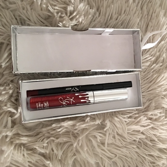 AUTHENTIC "MERRY" Kylie Cosmetics Lip Kit Holiday - Picture 2 of 4