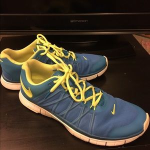Nike free trainers