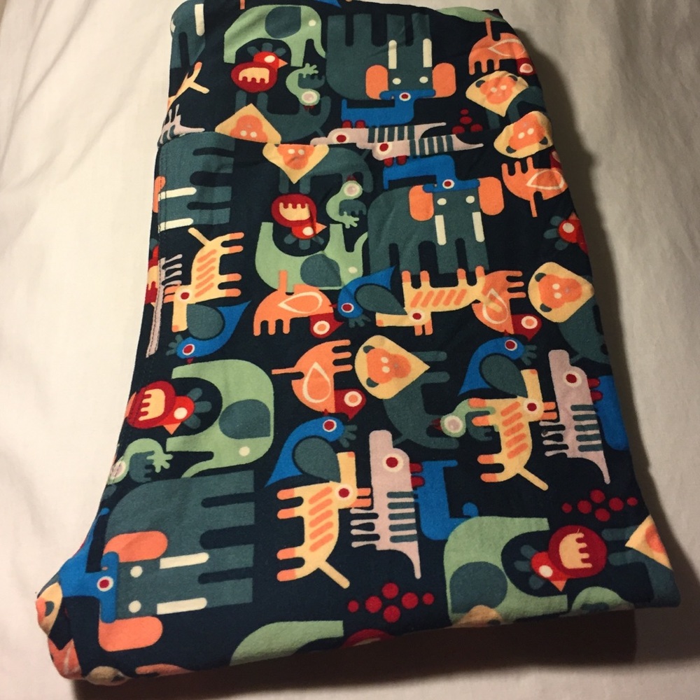BNWT LULAROE ANIMALS OS LEGGINGS