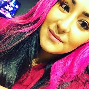 Meet your Posher, Adrianna