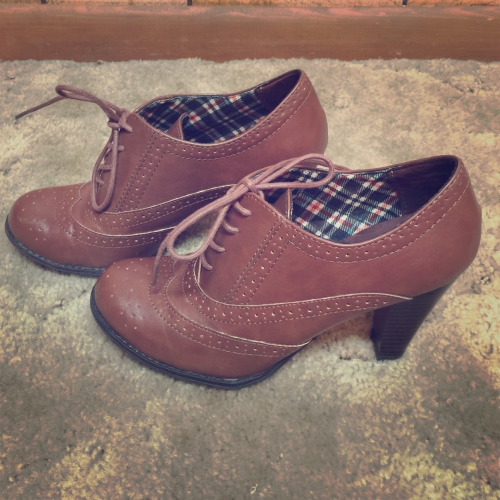 American Eagle shoes