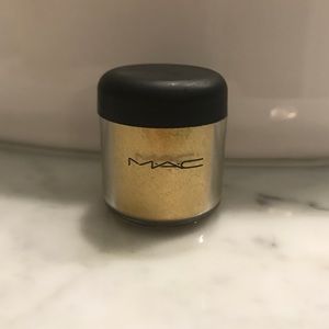 Mac pigment eye powder