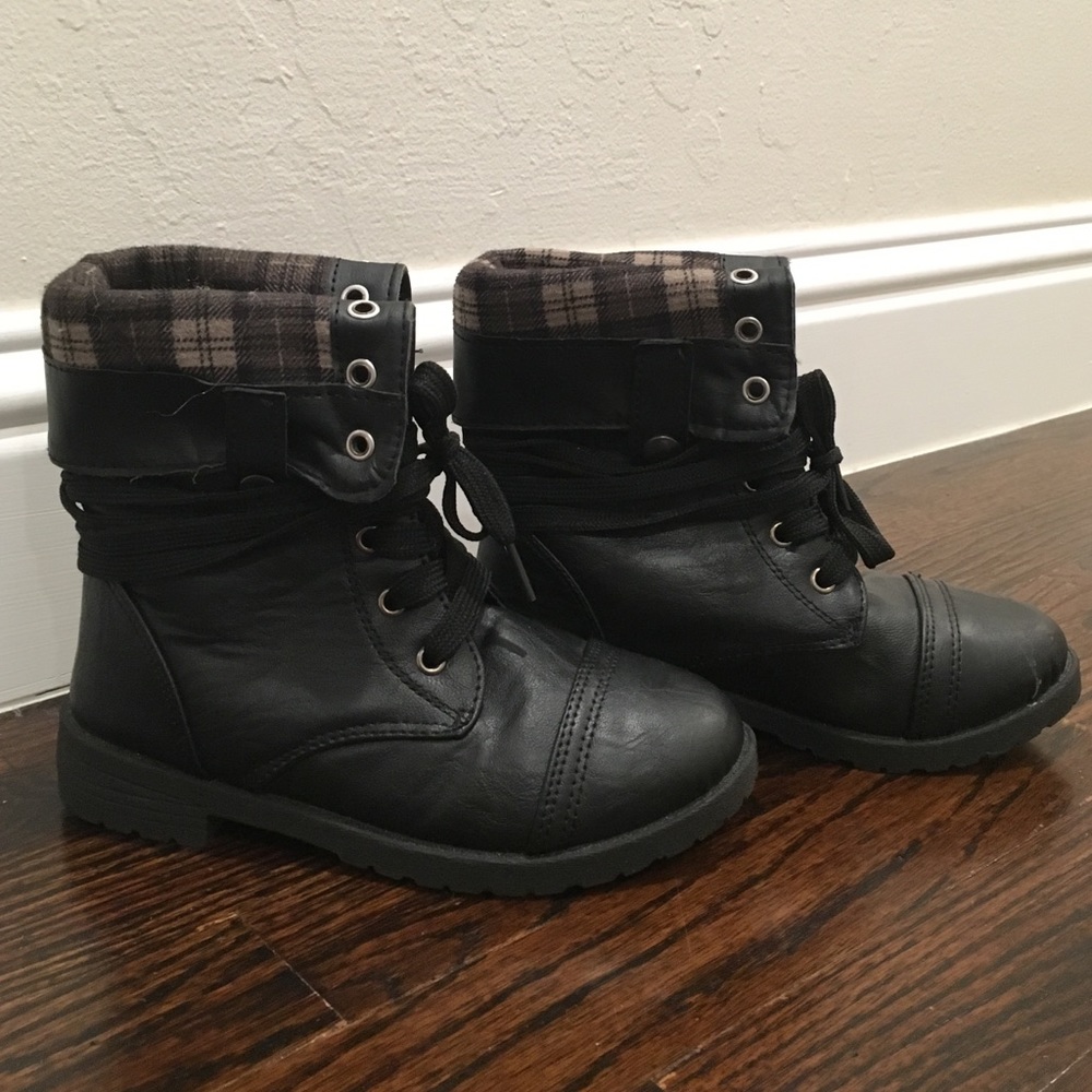 Little girls size 13 black combat boots