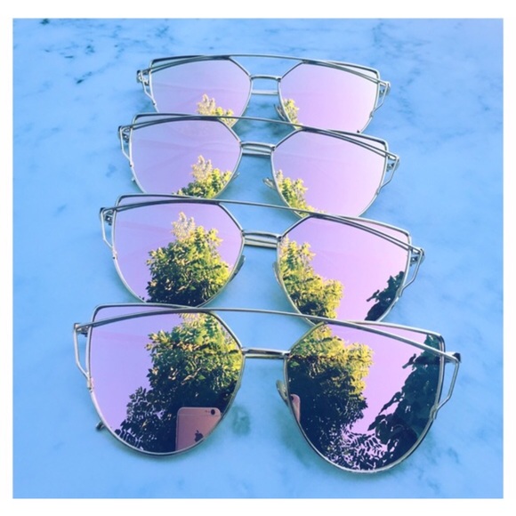 Rose Gold Mirrored Sunglasses - Picture 1 of 4