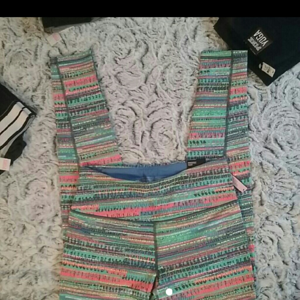 NWT Victoria's secret knockout legging line medium