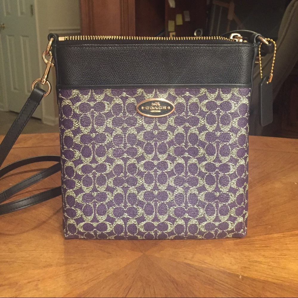 2 COACH BAGS 4 ONE!!!!! Navy crossbody & Pink bag!