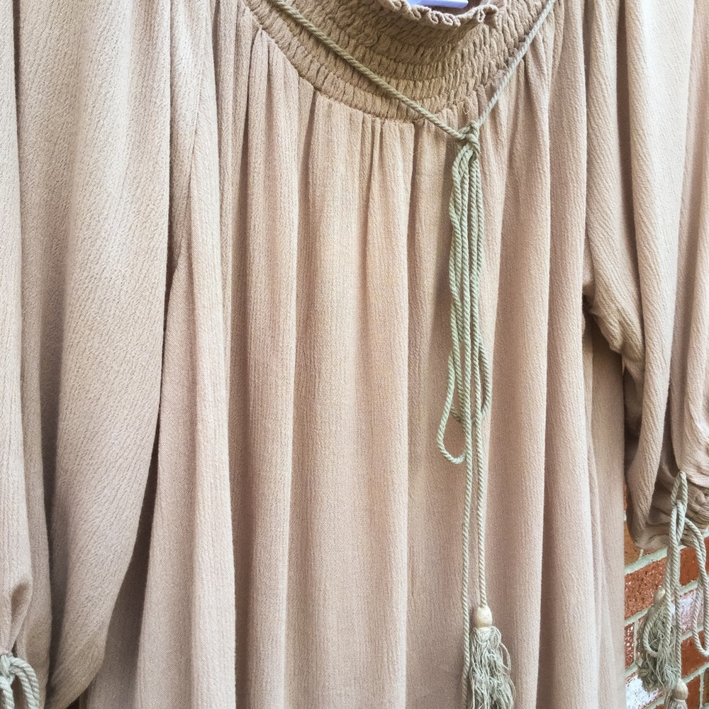 🎀SALE🎀LAST ONE 🎀FIRM🎀HP🎀 Tasseled  Tunic S/M - Picture 4 of 5