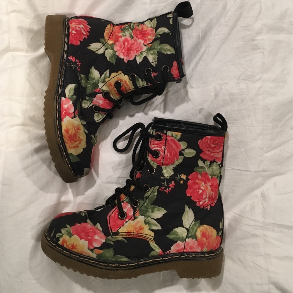 Little girls size 13 floral print combat boots