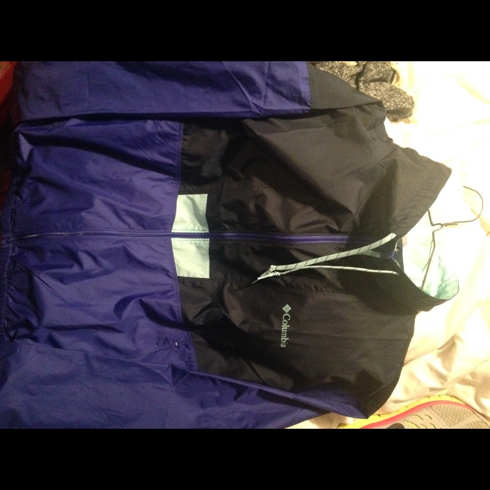 Columbia wind breaker