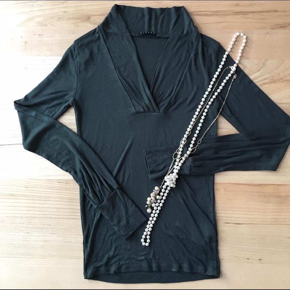 Sisley V-Neck Long Sleeve Top